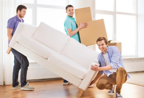 Apartment move with careful access handling in To