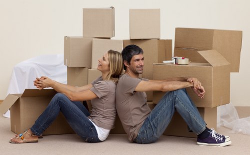 Careful packing and transport for a flat move in To